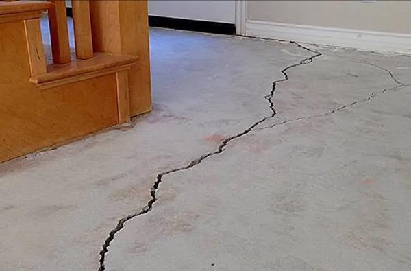 Tình trạng nứt sàn bê tông có thể xuất phát từ nhiều nguyên nhân khác nhau